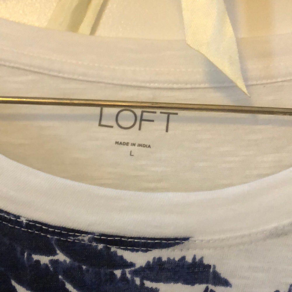 Ann Taylor Loft short sleeved shirt - Picture 3 of 5